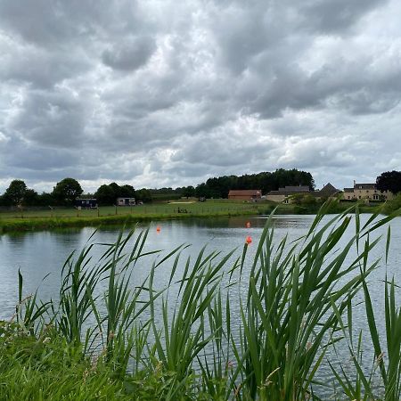 The Black Swan Shepherd Hut Ketton ภายนอก รูปภาพ